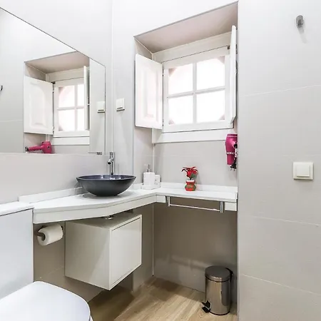 Portucale ! Moscavide Casa Branca W/ Terrace Apartment Lisbon