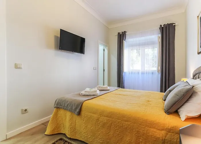 Portucale ! Moscavide Casa Branca W/ Terrace Appartement Lissabon