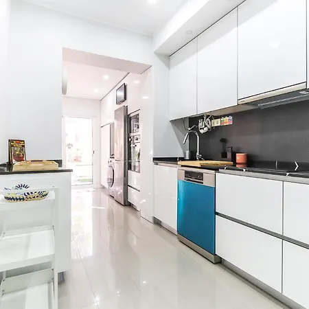 Portucale ! Moscavide Casa Branca W/ Terrace Apartamento