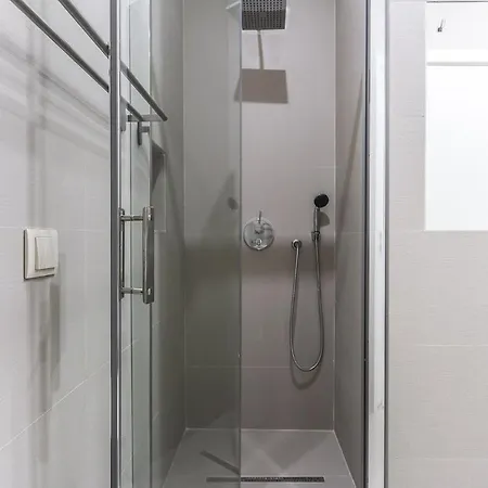 Apartamento Portucale ! Moscavide Casa Branca W/ Terrace